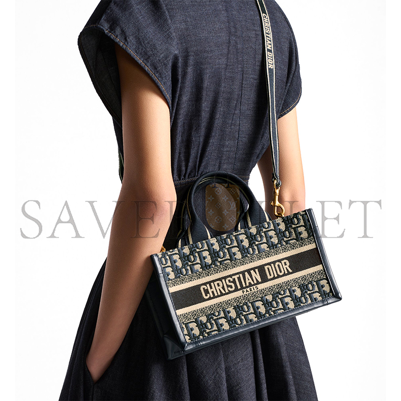 D*or east-west book tote with shoulder strap m1326czbb-m928 (27*14*11cm)